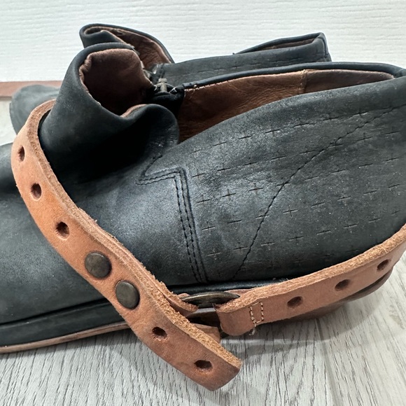 Free People - Picture 8 of 9